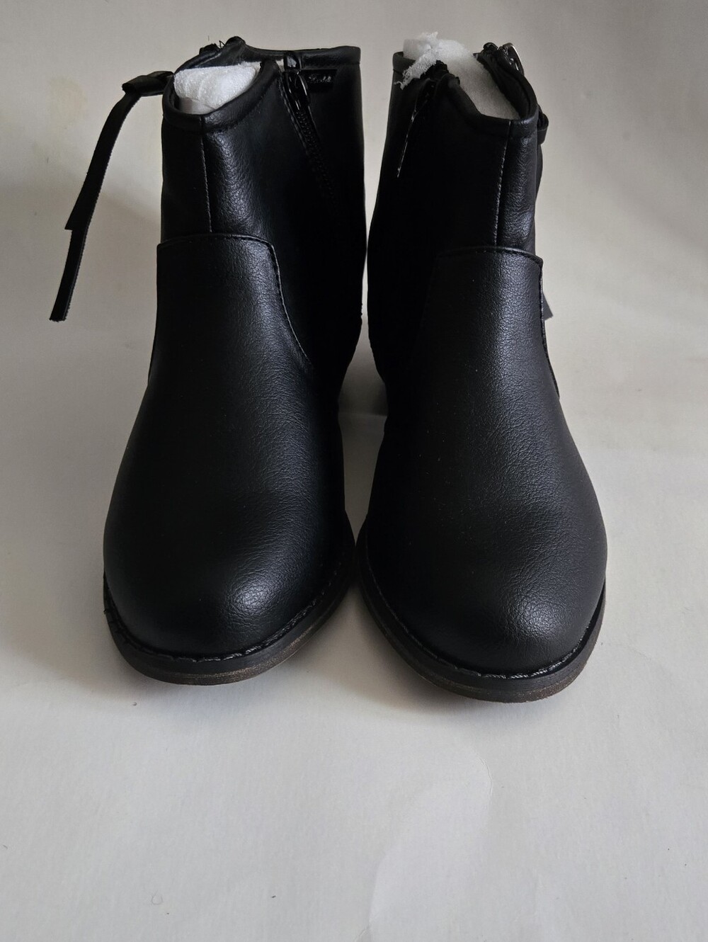 NWB Breckelle’s Black Faux Leather Side Zip Ankle Booties Boots Size 5.5